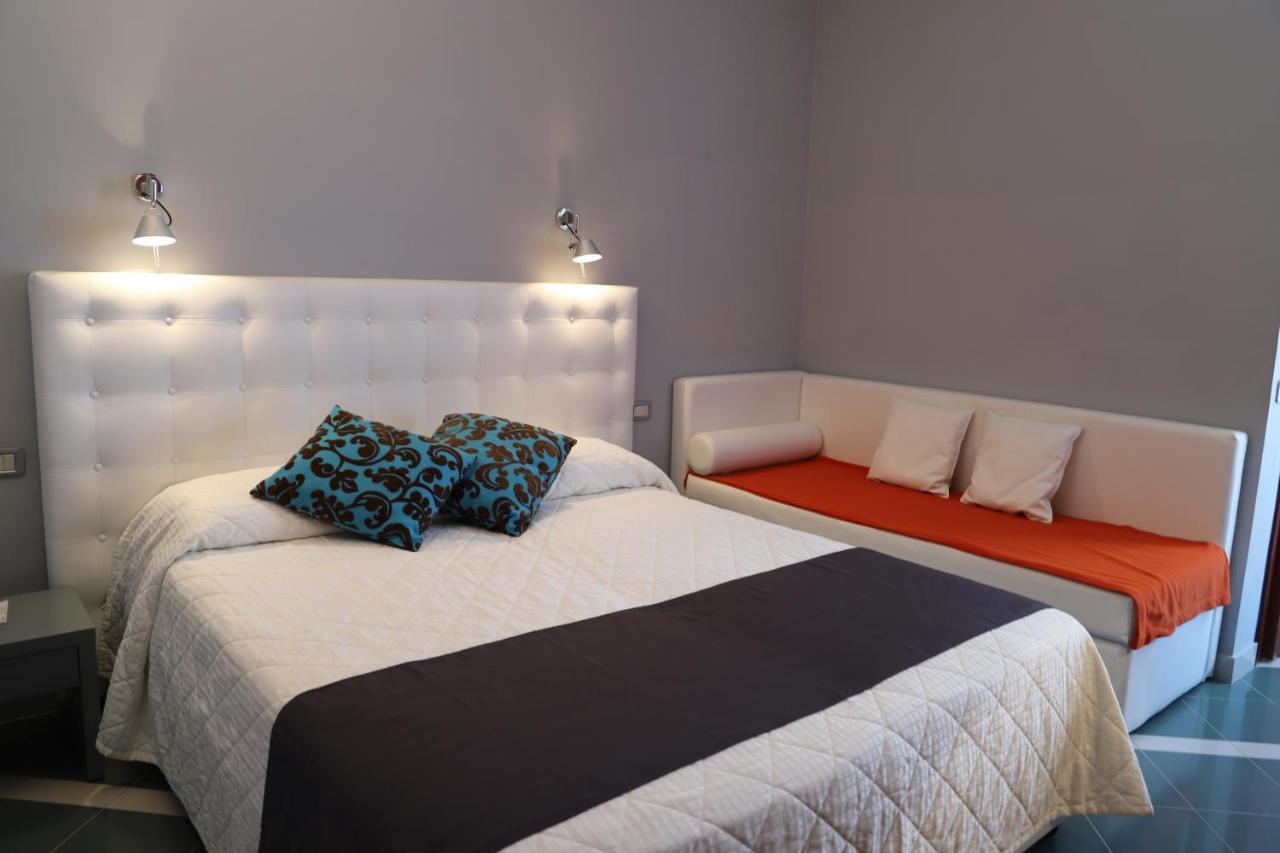 Hotel Metropol Σενιγκάλια Εξωτερικό φωτογραφία