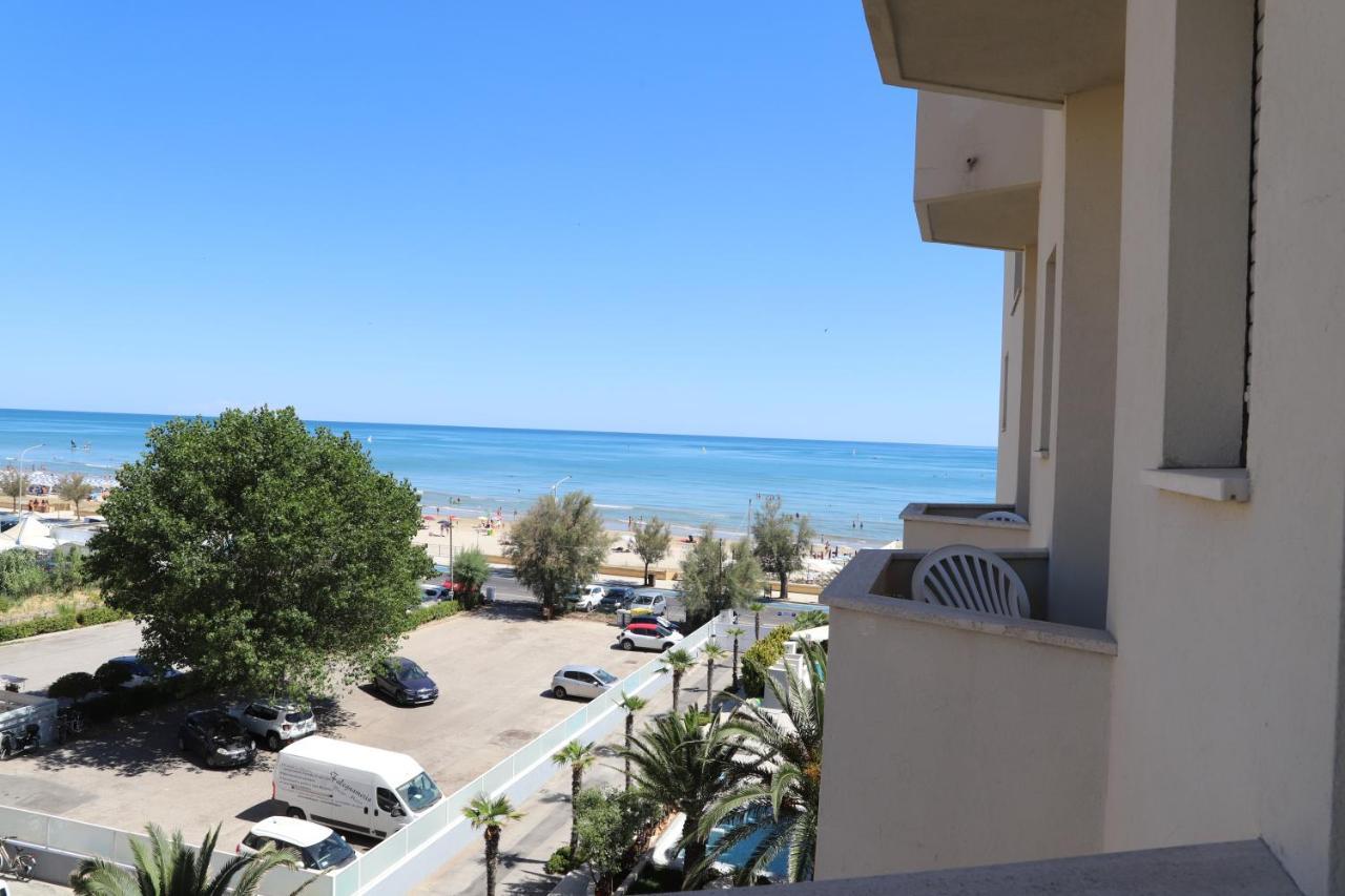Hotel Metropol Σενιγκάλια Εξωτερικό φωτογραφία