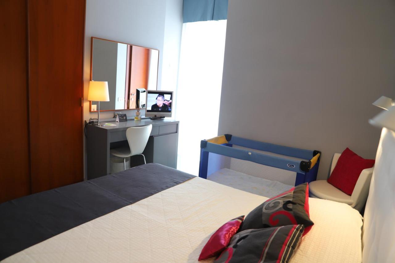 Hotel Metropol Σενιγκάλια Εξωτερικό φωτογραφία