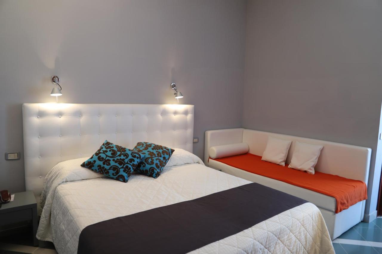 Hotel Metropol Σενιγκάλια Εξωτερικό φωτογραφία