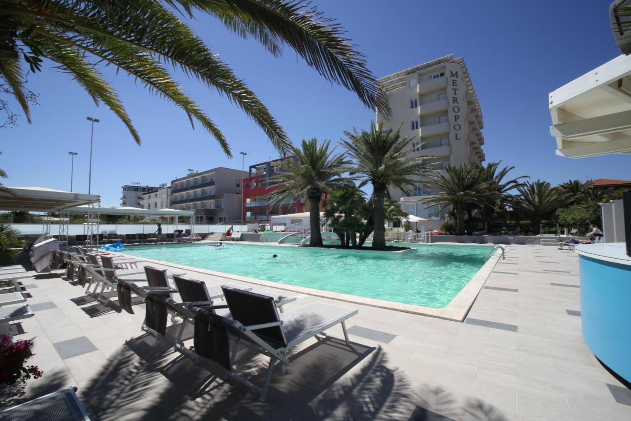 Hotel Metropol Σενιγκάλια Εξωτερικό φωτογραφία