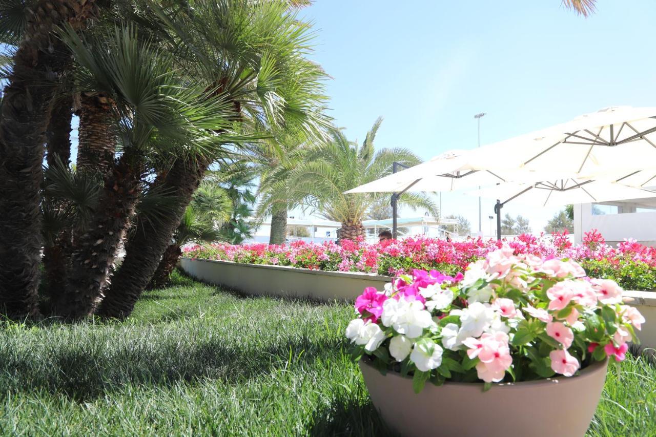 Hotel Metropol Σενιγκάλια Εξωτερικό φωτογραφία