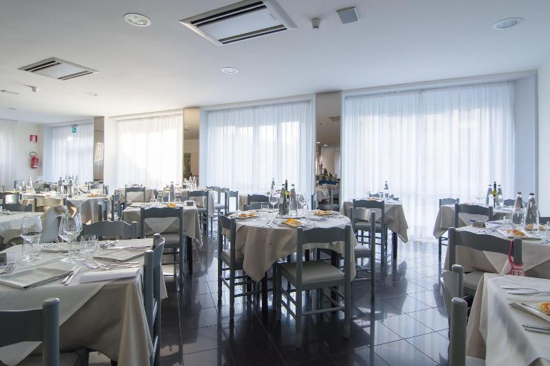 Hotel Metropol Σενιγκάλια Εξωτερικό φωτογραφία