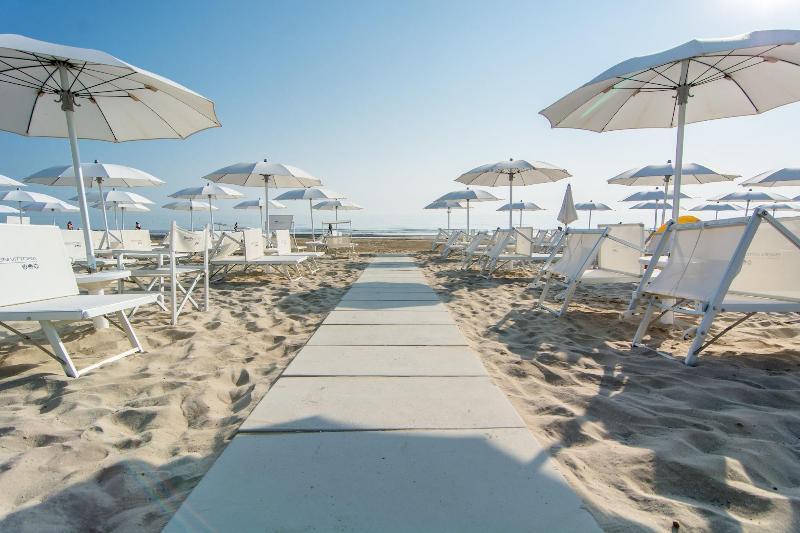 Hotel Metropol Σενιγκάλια Εξωτερικό φωτογραφία