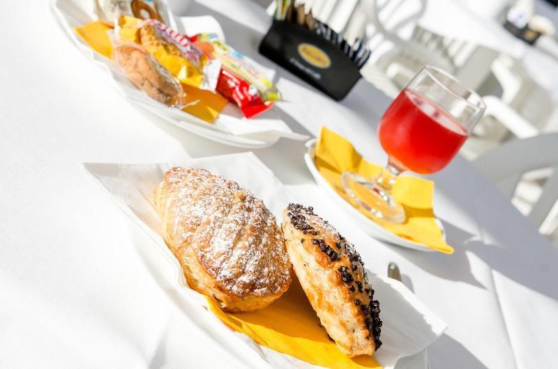 Hotel Metropol Σενιγκάλια Εξωτερικό φωτογραφία
