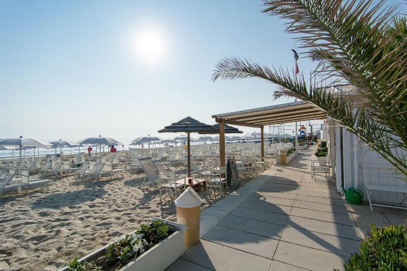 Hotel Metropol Σενιγκάλια Εξωτερικό φωτογραφία