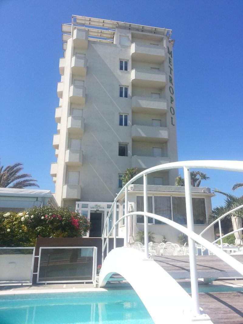 Hotel Metropol Σενιγκάλια Εξωτερικό φωτογραφία