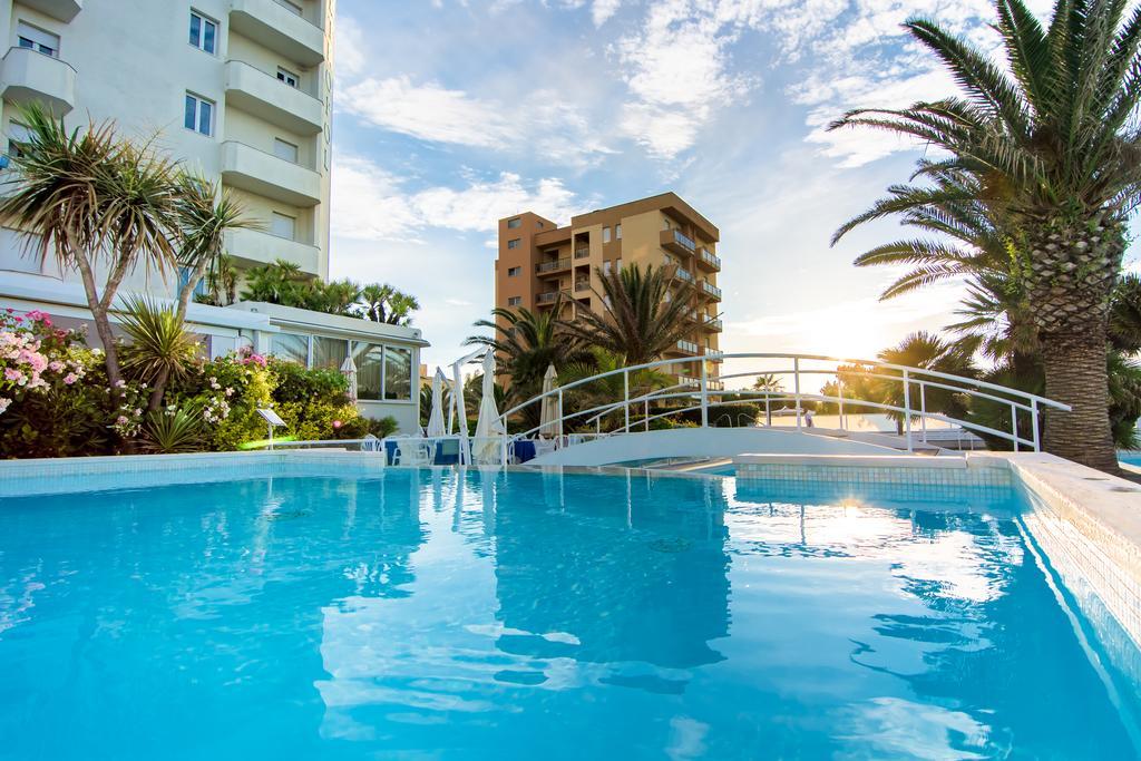 Hotel Metropol Σενιγκάλια Εξωτερικό φωτογραφία
