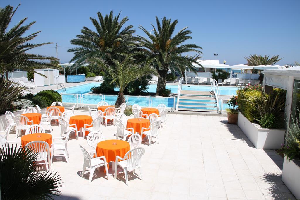 Hotel Metropol Σενιγκάλια Εξωτερικό φωτογραφία