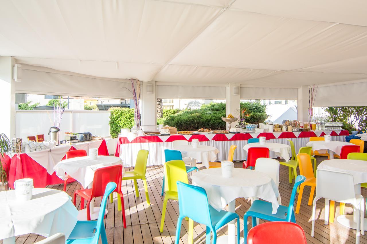 Hotel Metropol Σενιγκάλια Εξωτερικό φωτογραφία