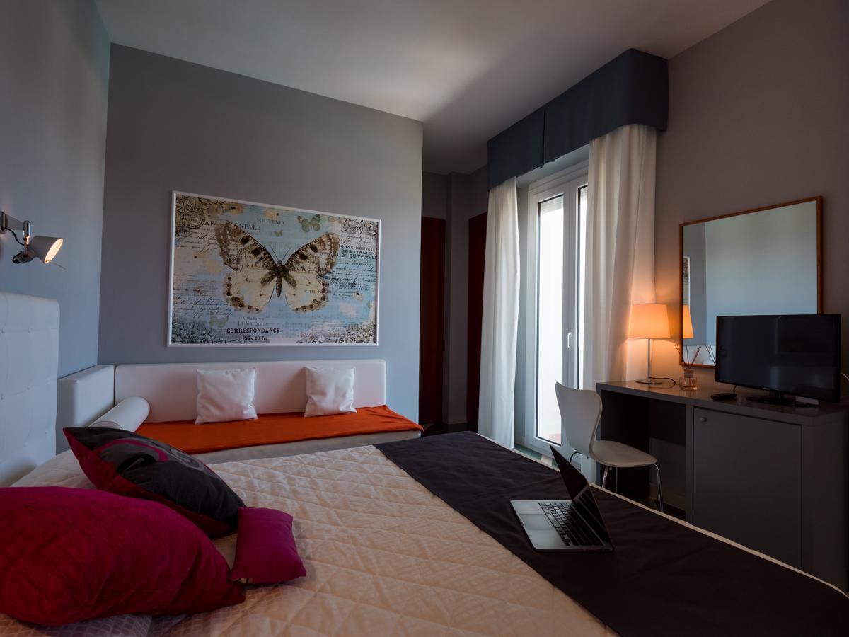 Hotel Metropol Σενιγκάλια Εξωτερικό φωτογραφία